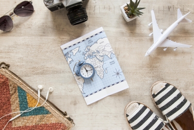 travel-items-arrangement-top-view